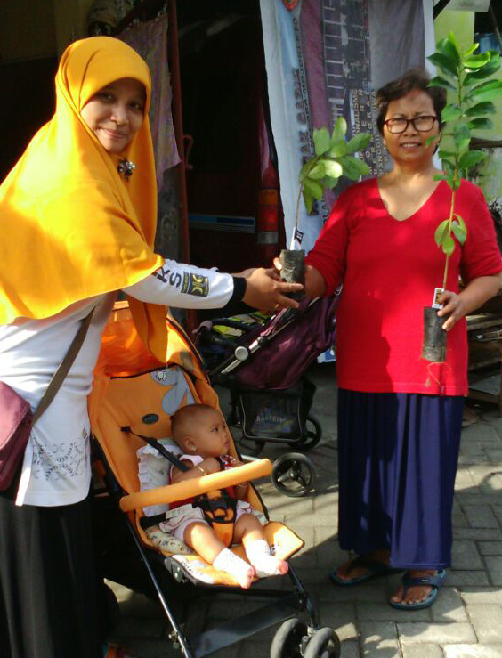 Bukti Cinta pada Ibu, BPKK PKS Sidoarjo Bagikan 17.000 Bibit Tanaman