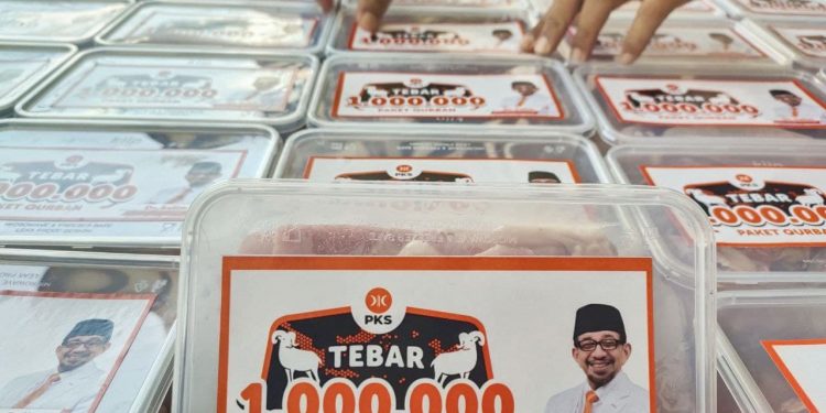 Bantu Kesulitan Masyarakat Saat Pandemi, PKS Jatim Bagi Ratusan Ribu Paket Daging Kurban