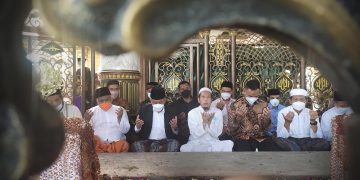 Ziarah Makam, PKS Tegaskan Terus Perjuangkan Gelar Pahlawan untuk Syaikhona Cholil Bangkalan