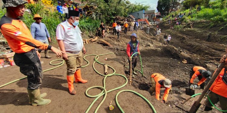 Kunjungi Korban Banjir Bandang Batu, PKS Jatim Bantu Tangani Bencana