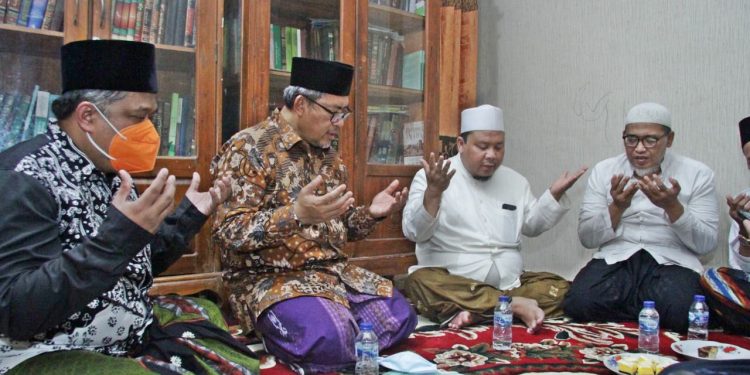 Kunjungan ke Ponpes An Najiah Sidosermo Surabaya, Kiai Abdullah Muhajir Apresiasi Lomba Baca Kitab Kuning PKS