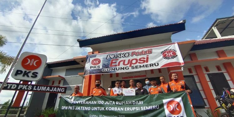 PKS Jateng Titip 100 Juta untuk Korban Erupsi Semeru, Irwan: Menambah Semangat Relawan PKS untuk Terus Membantu Warga