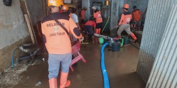 Banjir Jember, Relawan PKS Gercep, dari Essessment, Mendirikan Posko Bencana Hingga Bantu Bersih-bersih Rumah Warga