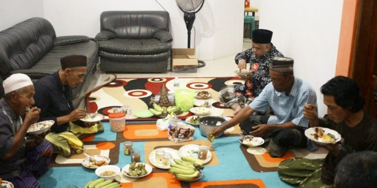 Buka Bersama Majelis Sholawat Terak Mancorong, Mendapat Nasihat Ramadhan