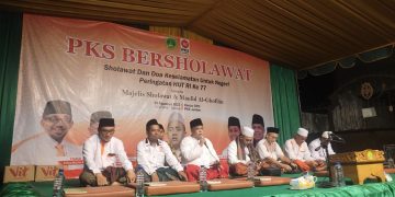 Hadiri PKS Bersholawat Jember, Ketua PKS Jatim Panjatkan Doa untuk Indonesia bersama Ribuan Jemaah
