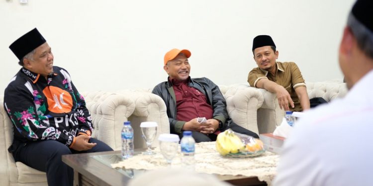 Presiden PKS Berkunjung, Irwan Laporkan Dukungan Tokoh Jatim ke PKS