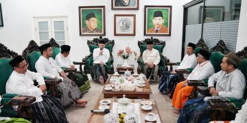 Sowan ke Ponpes Tebu Ireng, Presiden PKS Ahmad Syaikhu Minta Doa dan Nasihat KH Abdul Hakim Mahfudz