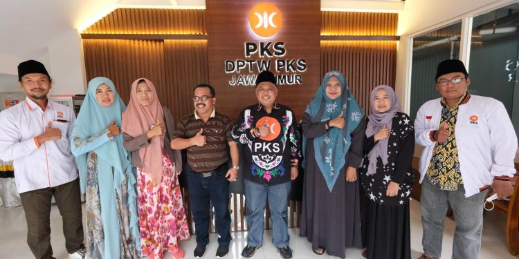 Relawan Anies Baswedan Kunjungi Kantor PKS Jatim: Terima Kasih PKS