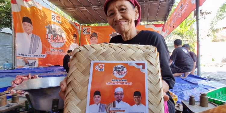 Lebihi Target, PKS Jatim Bagi 252.700 Paket Kurban ke Masyarakat, Kang Irwan: Kurban Kita, Bahagiakan Rakyat!