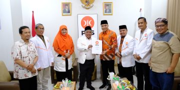 PKS Jatim Serahkan SK DPP Untuk Cakada Surabaya dan Kediri
