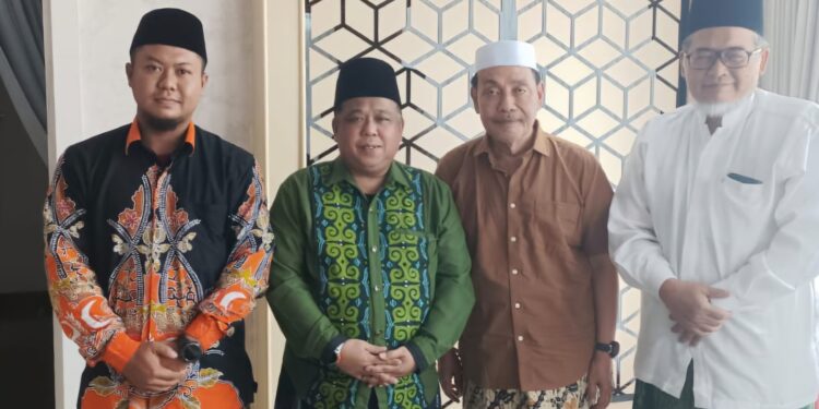 Sowan ke KH. Mutawakkil ‘Alallah, PKS Jatim Minta Nasihat dan Doa sebagai Bekal Perjuangan