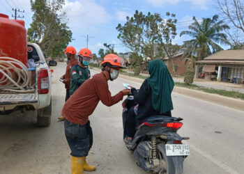 Badai Debu di Lintas Sumatera, Relawan PKS Jatim Bagi 1.000 Masker, Habis Sekejap!