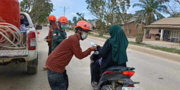 Badai Debu di Lintas Sumatera, Relawan PKS Jatim Bagi 1.000 Masker, Habis Sekejap!