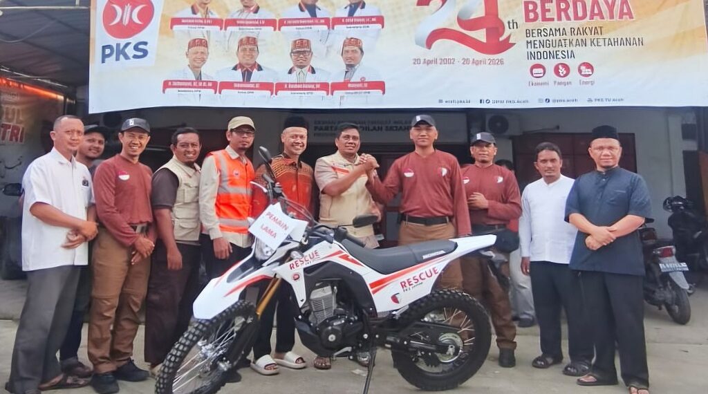 Dari Patungan Kader, Relawan PKS Jatim Serahkan Motor Trail untuk Operasional Kebencanaan di Aceh
