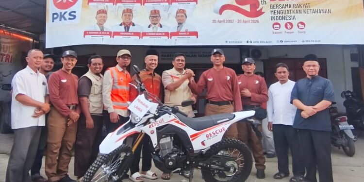 Dari Patungan Kader, Relawan PKS Jatim Serahkan Motor Trail untuk Operasional Kebencanaan di Aceh