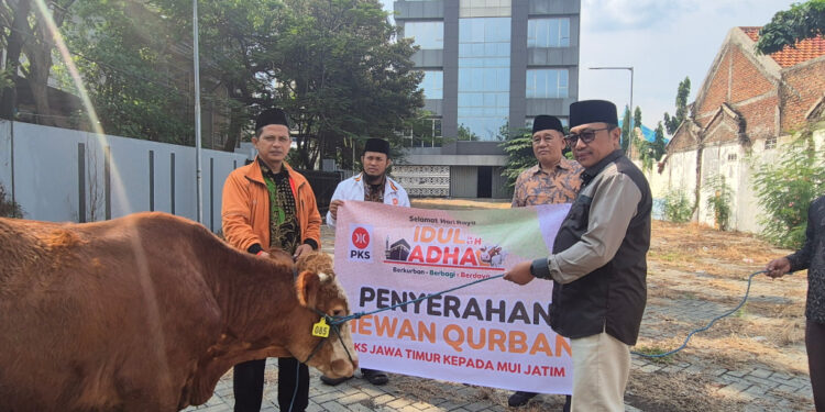 PKS Jatim Kirim Hewan Kurban untuk MUI, PWNU, dan Muhammadiyah