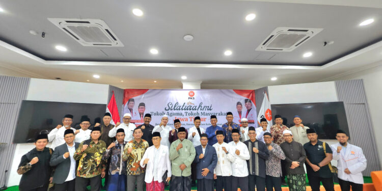 Perkuat Silaturahmi, PKS Jatim Minta Nasihat Para Kiai dan Tokoh Masyarakat